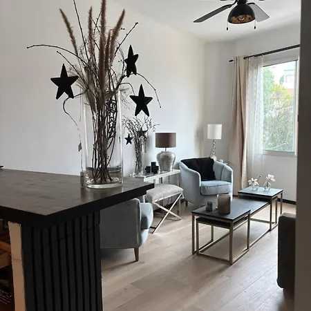 Luxury, Newly Renovated, 2-room Apartment, Banana Apartment