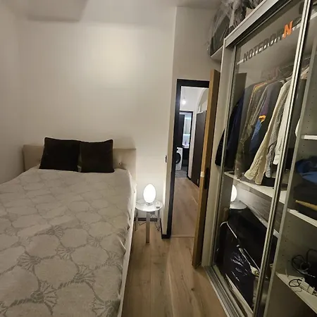 Luxury, Newly Renovated, 2-room Apartment, Banana *