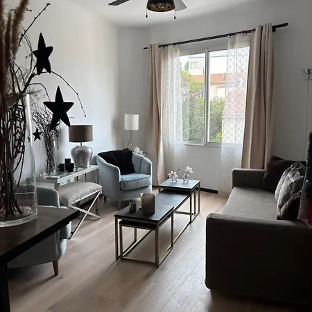 Luxury, Newly Renovated, 2-room Apartment, Banana